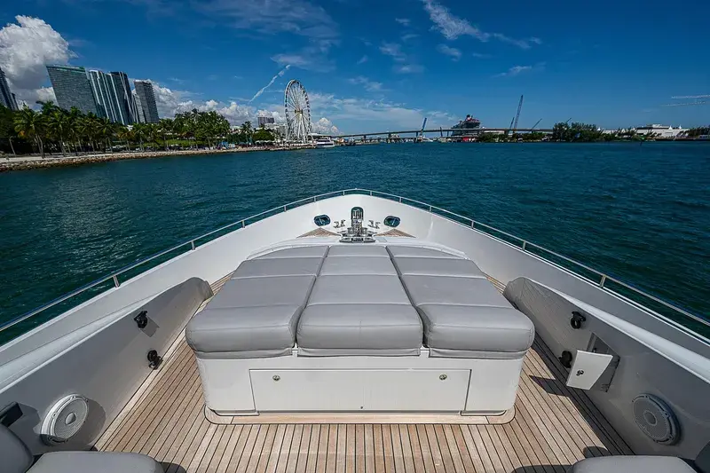 2013 Pershing 92 express yacht