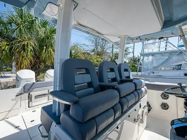 Boston Whaler 38