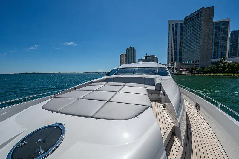 2013 Pershing 92 express yacht