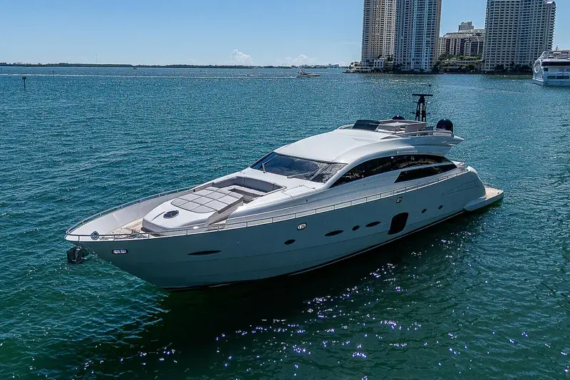 2013 Pershing 92 express yacht