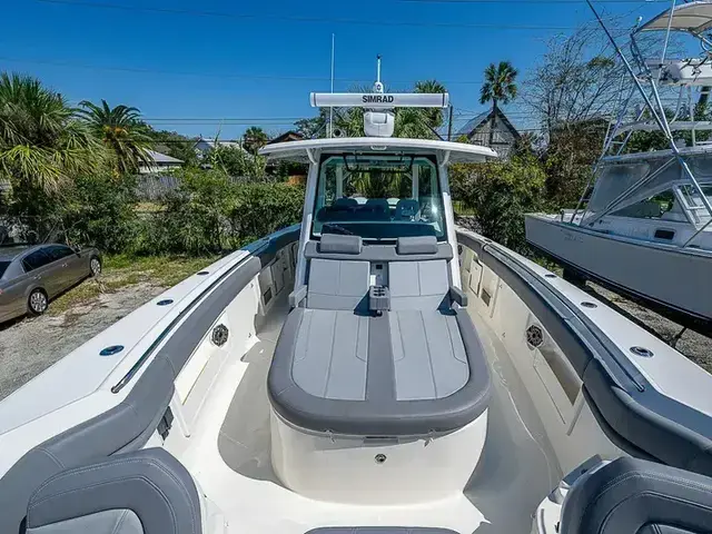 Boston Whaler 38