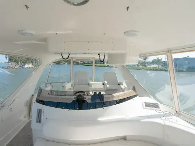 Sea Ray 560 Sedan Bridge