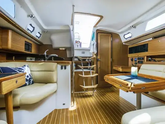 Catalina 385