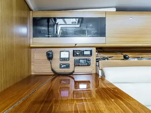 Catalina 385