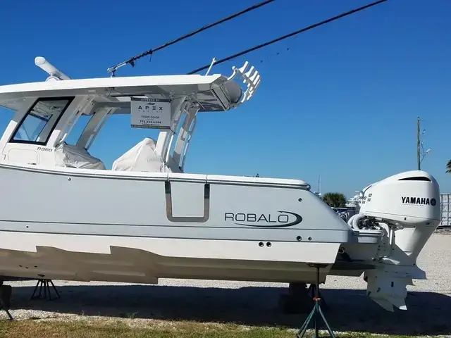 Robalo R360