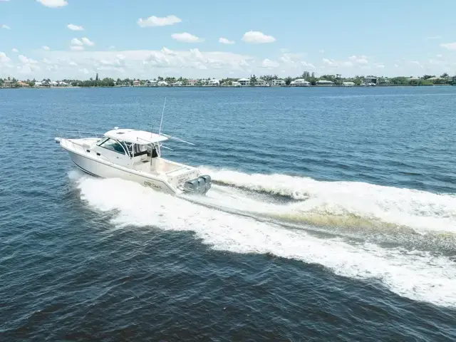 Pursuit 385 Offshore