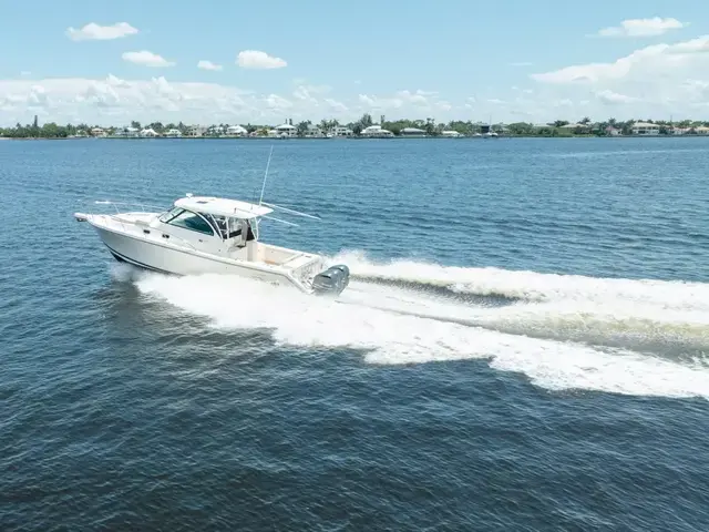 Pursuit 385 Offshore