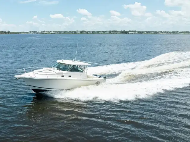 Pursuit 385 Offshore