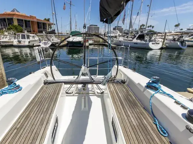 X Yachts 35