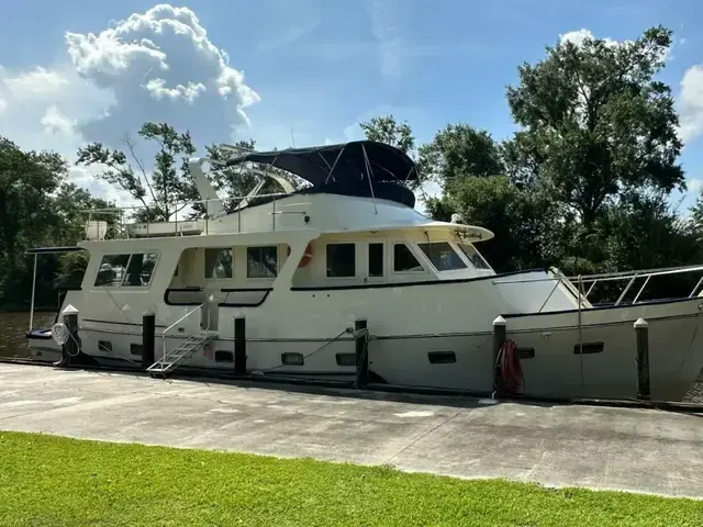 Trader Med Yacht w- Cockpit