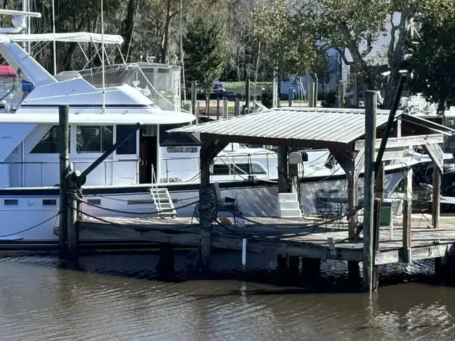 Hatteras Yacht Fish 53