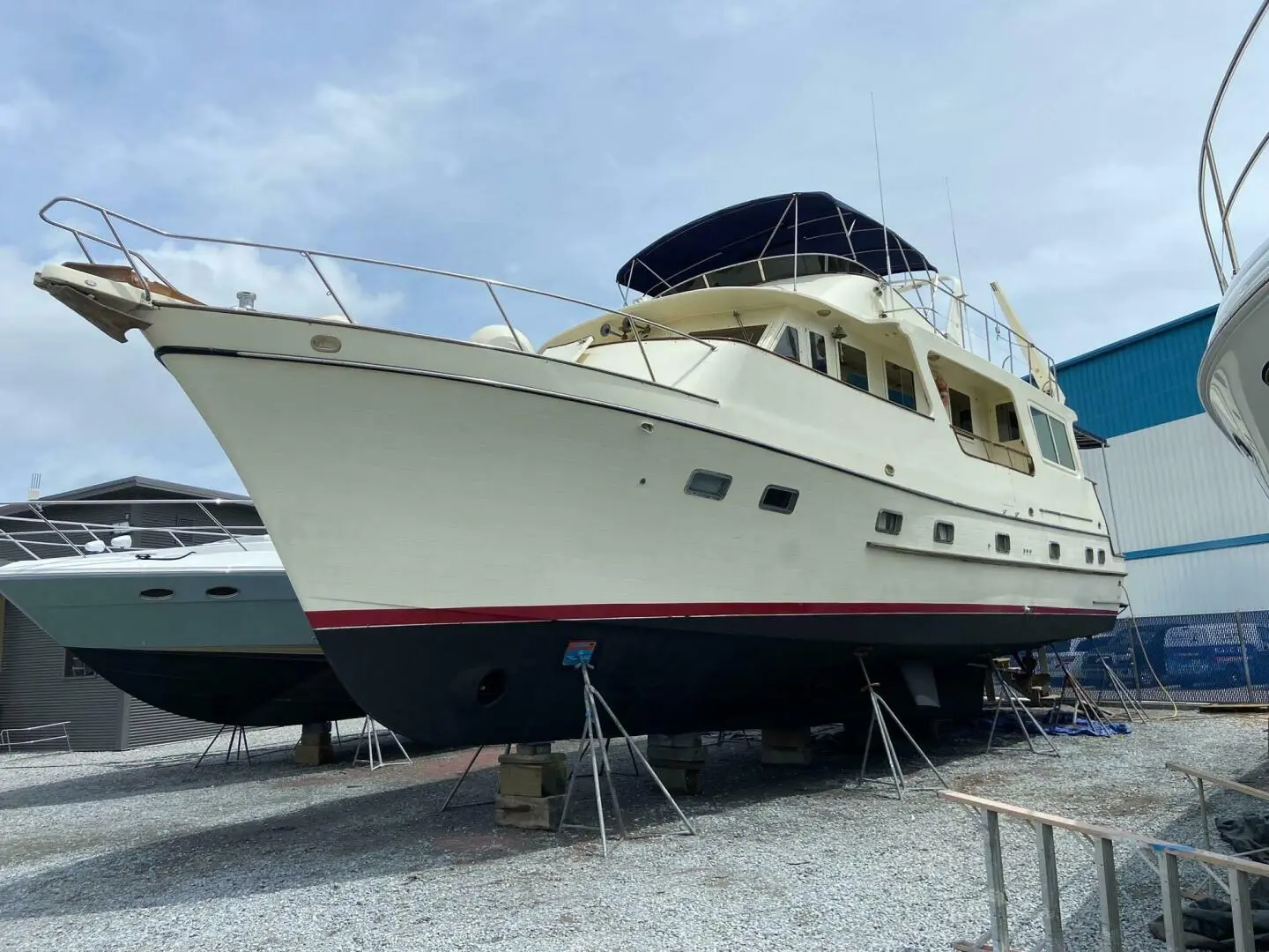 1986 Marine Trader med yacht w- cockpit