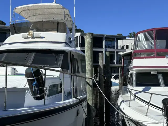 Hatteras Yacht Fish 53