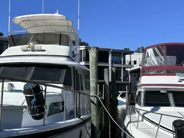 Hatteras Yacht Fish 53