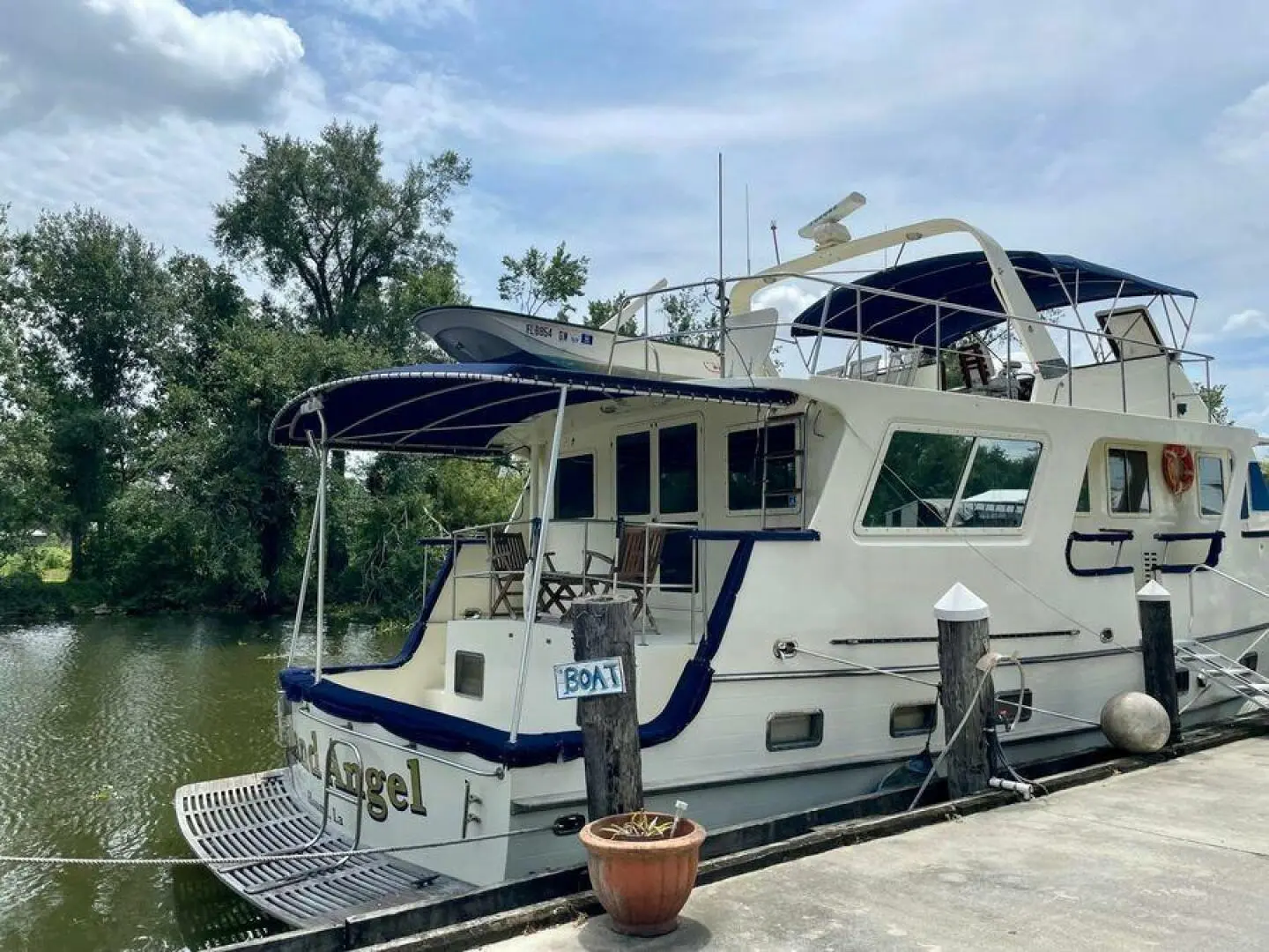 1986 Marine Trader med yacht w- cockpit