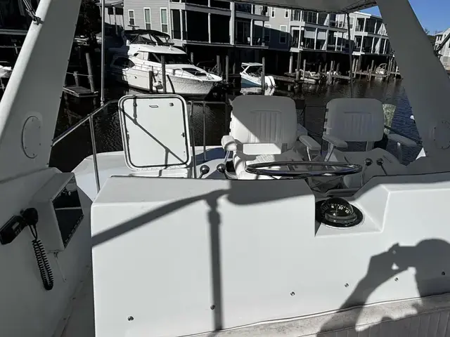 Hatteras Yacht Fish 53