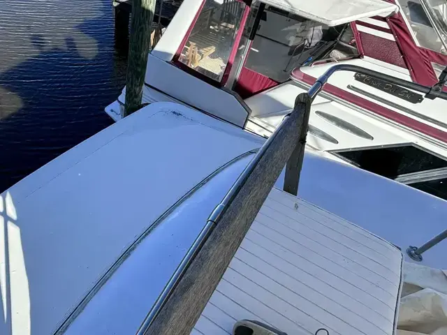 Hatteras Yacht Fish 53