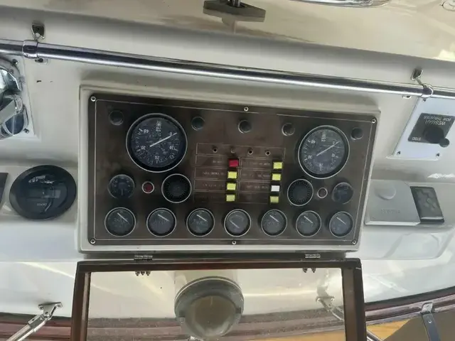 Trader Med Yacht w- Cockpit