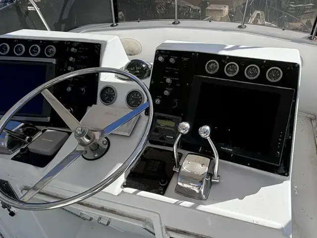 Hatteras Yacht Fish 53