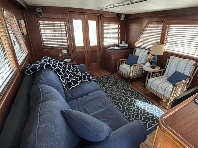 Hatteras Yacht Fish 53