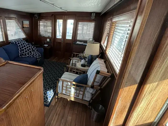 Hatteras Yacht Fish 53