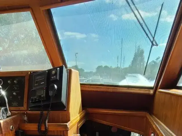 Hatteras Yacht Fish 53