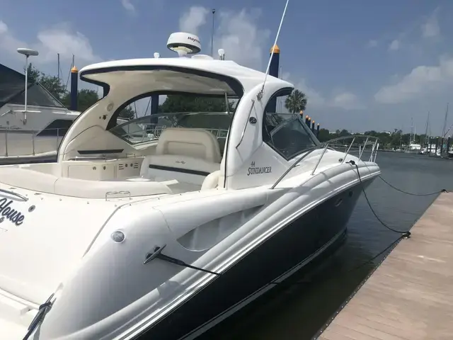 Sea Ray Sundancer 44