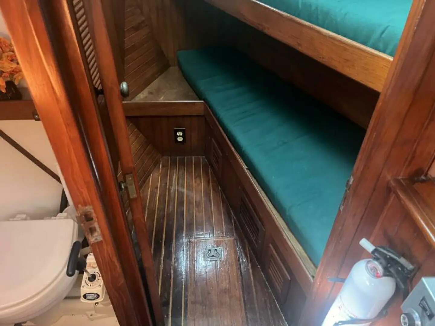 1983 Vagabond 42 ketch