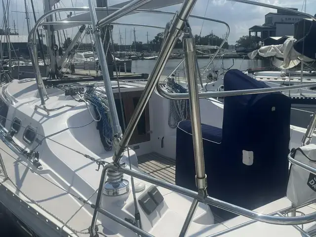 Catalina 385