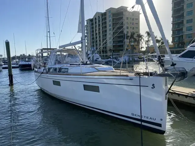 Beneteau Oceanis 38.1