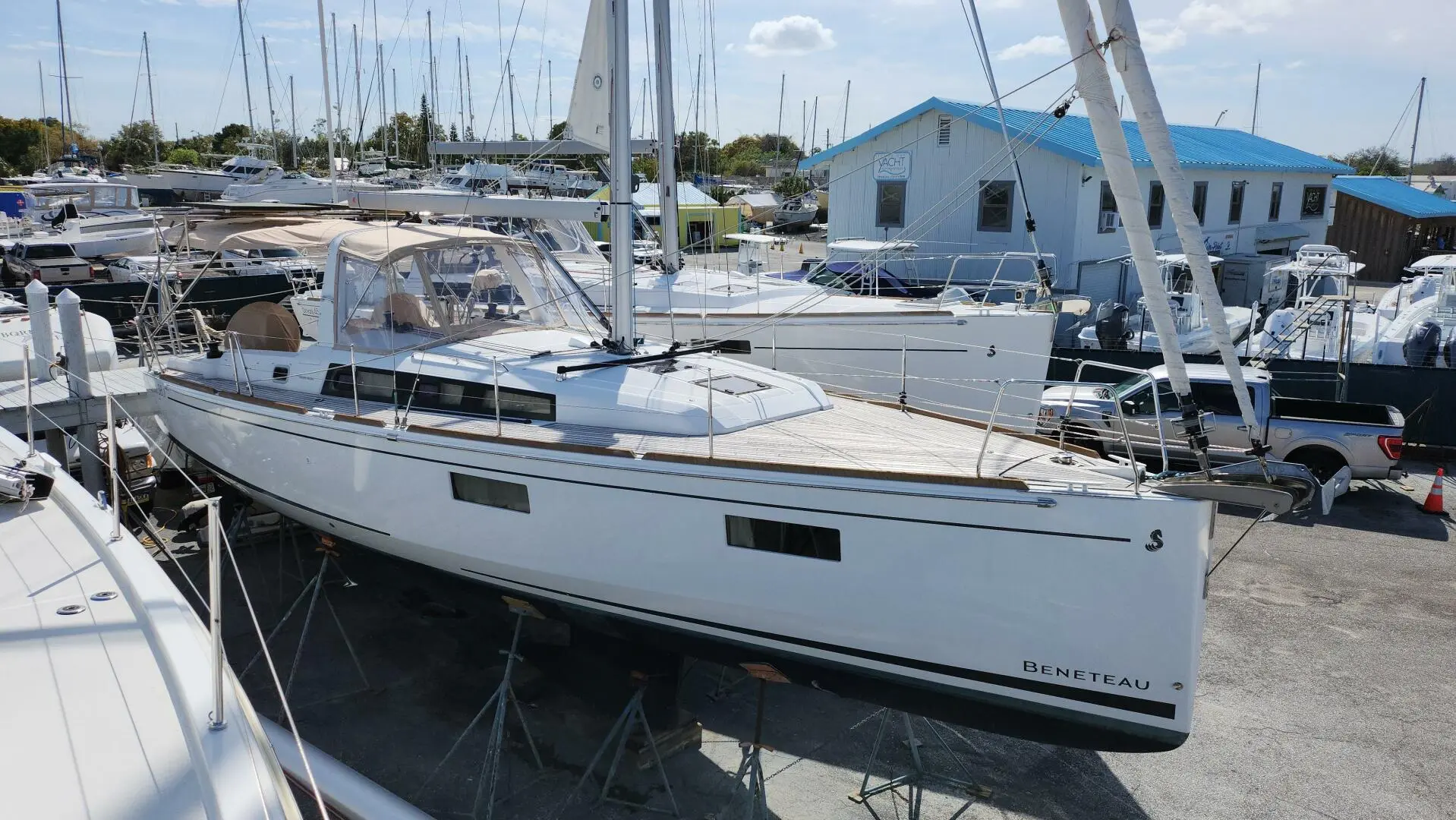 2019 Beneteau oceanis 381