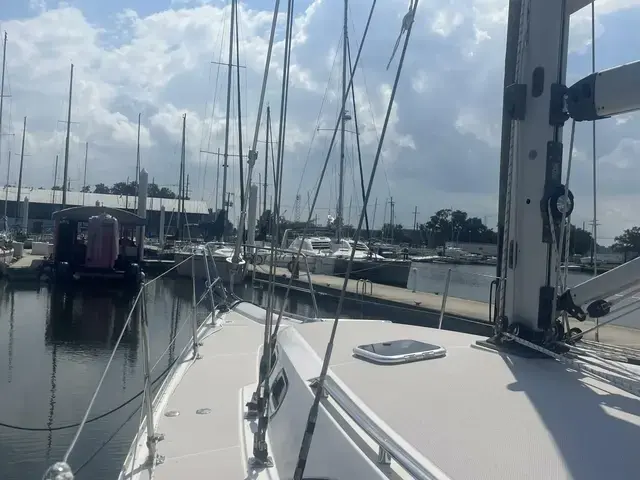 Catalina 385