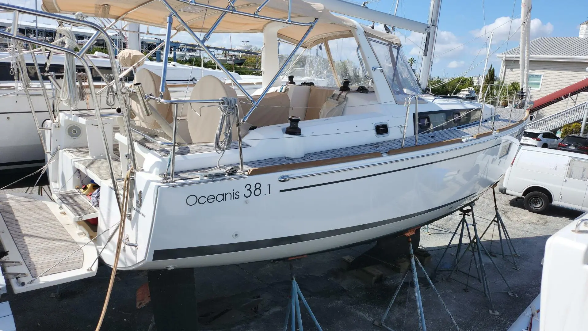 2019 Beneteau oceanis 381