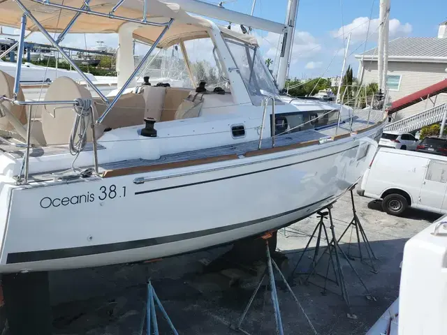 Beneteau Oceanis 38.1