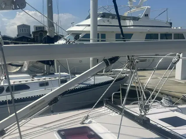 Catalina 385