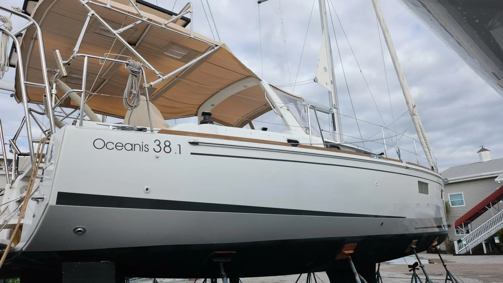 2019 Beneteau oceanis 381