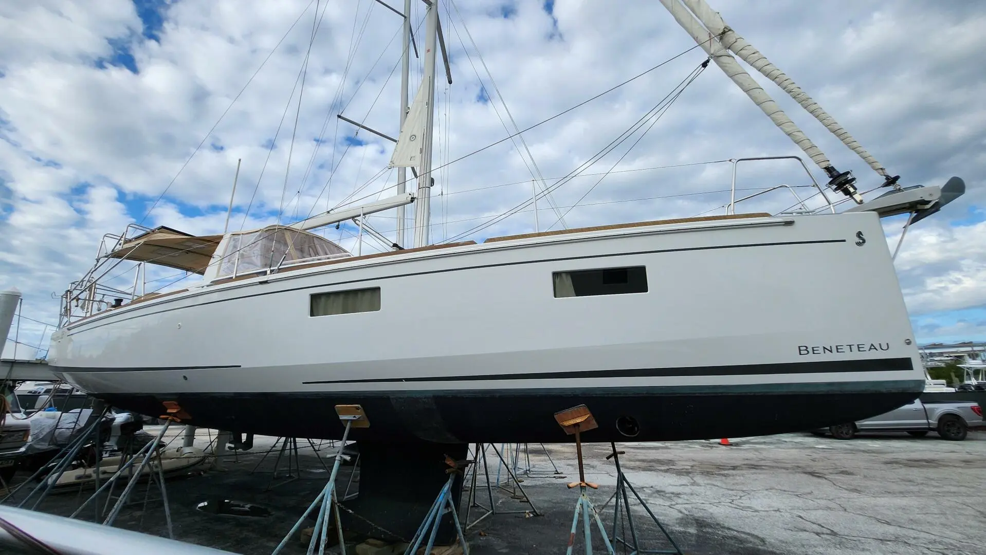 2019 Beneteau oceanis 381