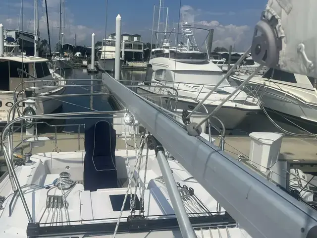 Catalina 385