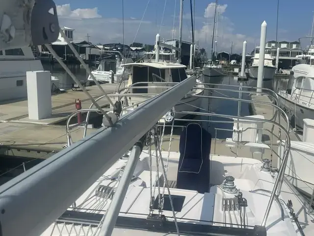 Catalina 385