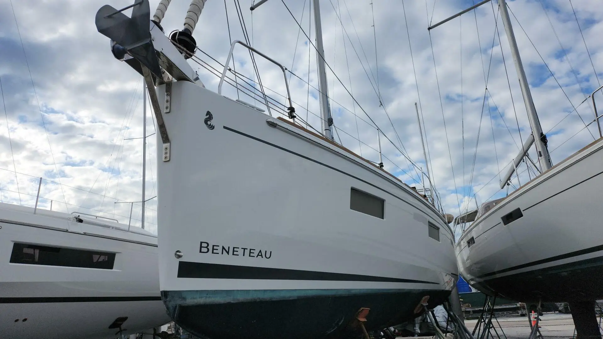 2019 Beneteau oceanis 381