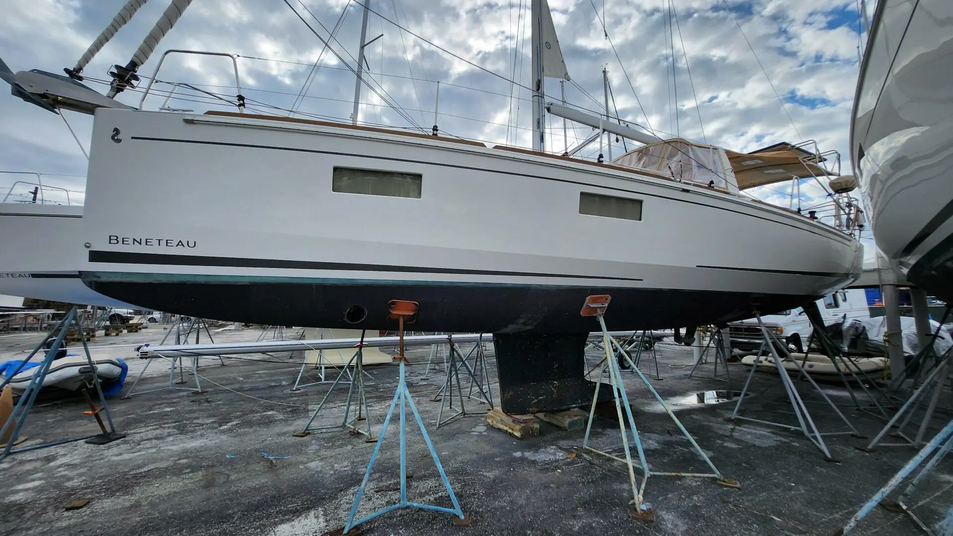 2019 Beneteau oceanis 381