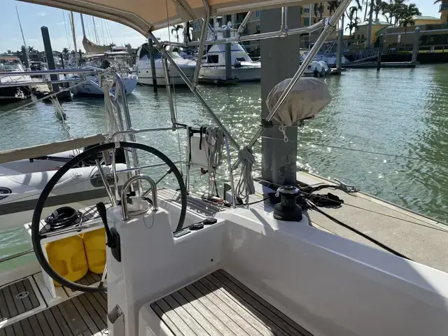 Beneteau Oceanis 38.1