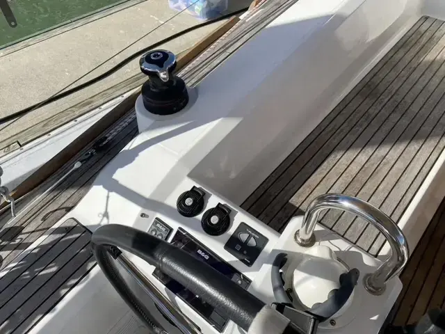 Beneteau Oceanis 38.1