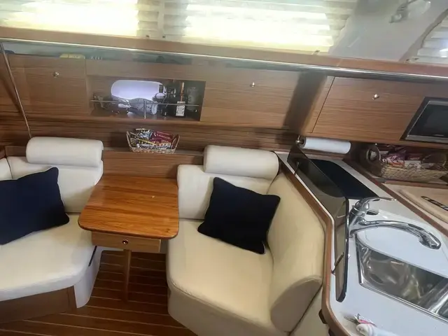 Catalina 385