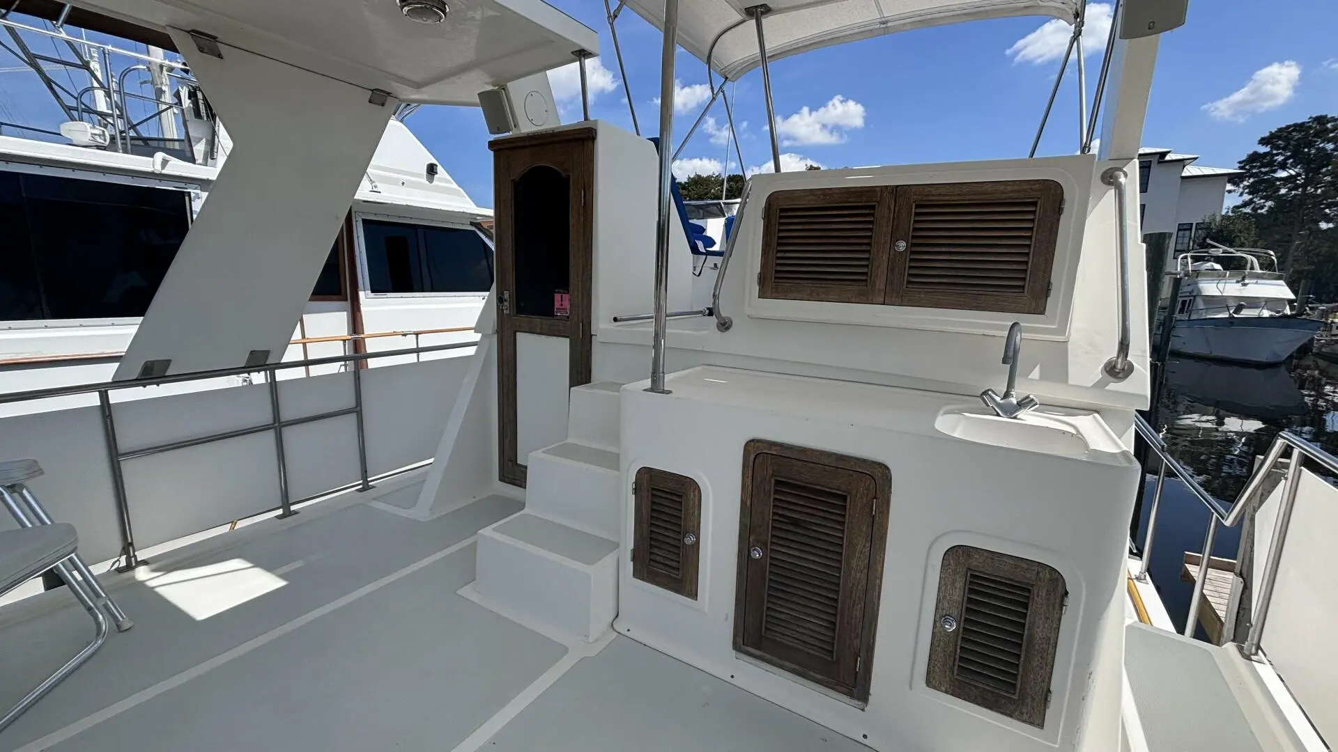 2002 Heritage 36 sundeck