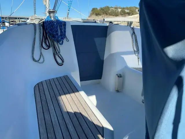 Beneteau Oceanis Clipper 373