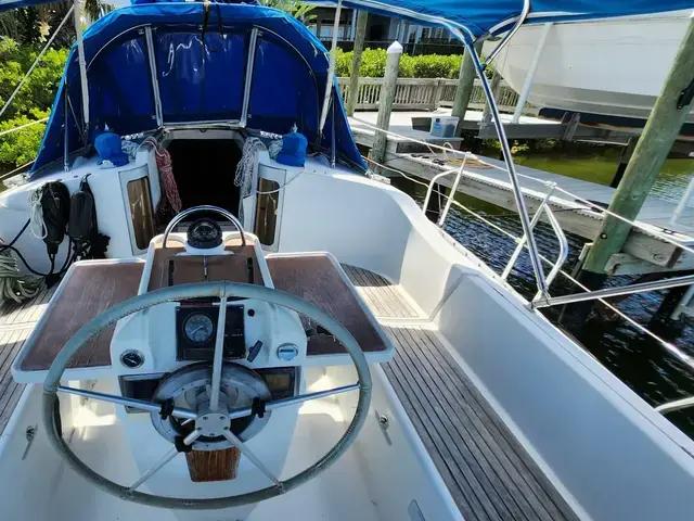 Beneteau Oceanis 370