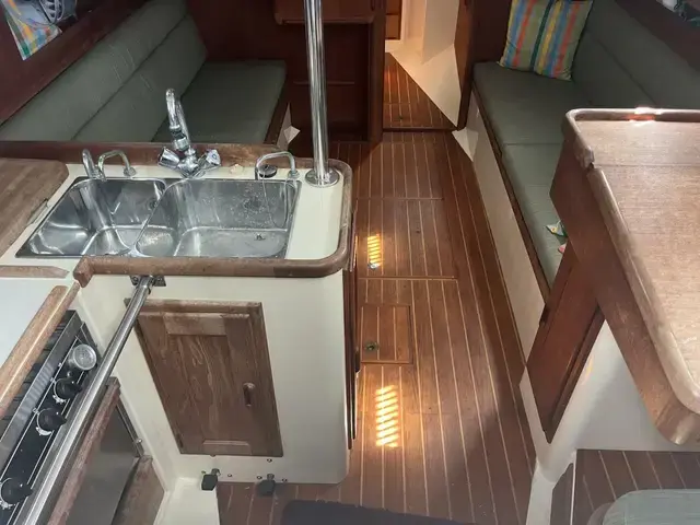 Pacific Seacraft 34