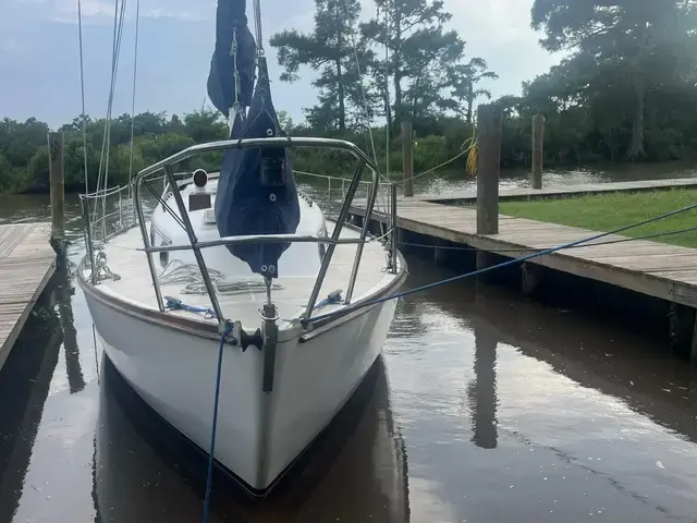 Cape Dory 33