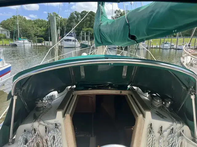 Pacific Seacraft 34